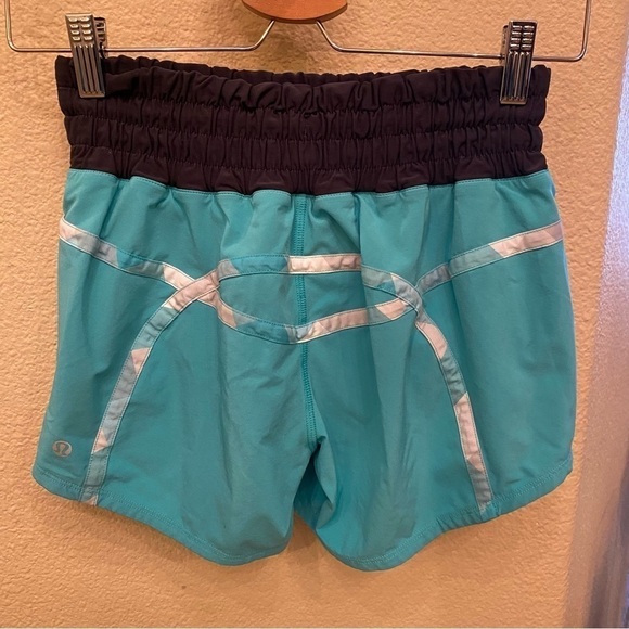 LULULEMON Women Turquoise Wet Dry Warm Athletic Shorts Size 4 - Picture 1 of 7